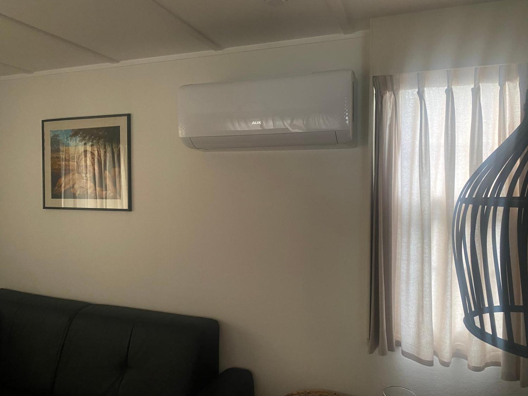 Safarihuisje Met Airco! โอสเตอร์ไวก์ ภายนอก รูปภาพ